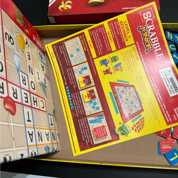 Scrabble Junior board game - Picture 5 of 5